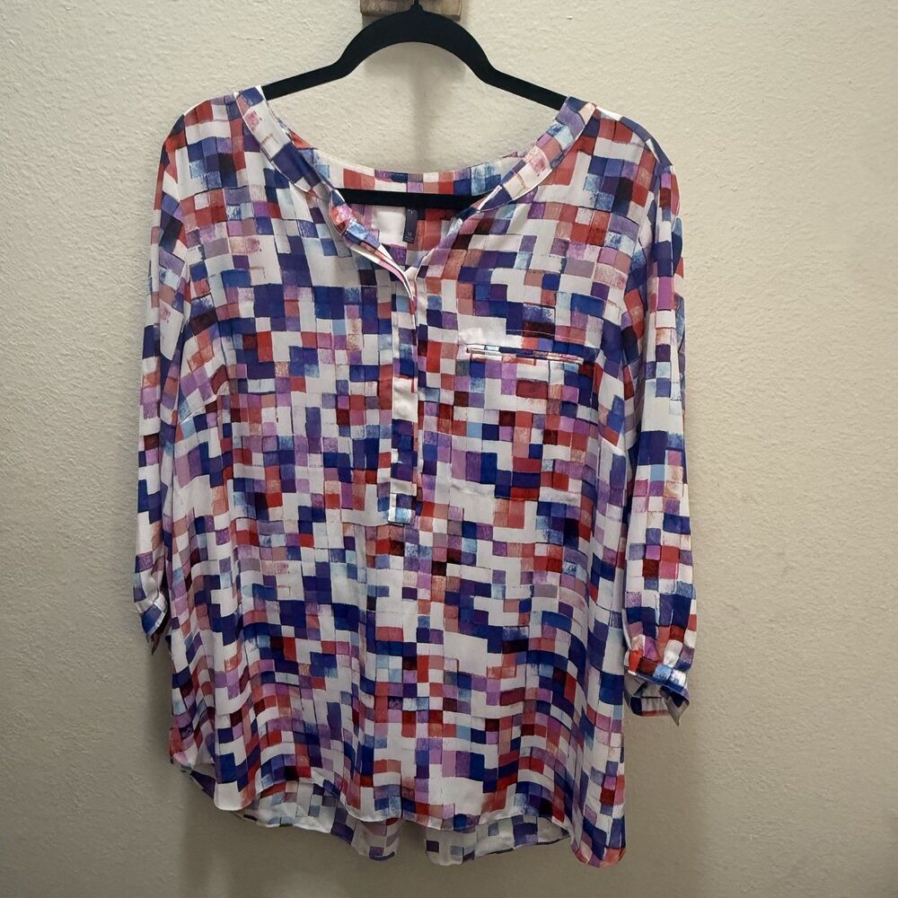 NYD Women Top Blouse Shirt Size XL Multi Color Geometric 3/4 Sleeve V Neck
